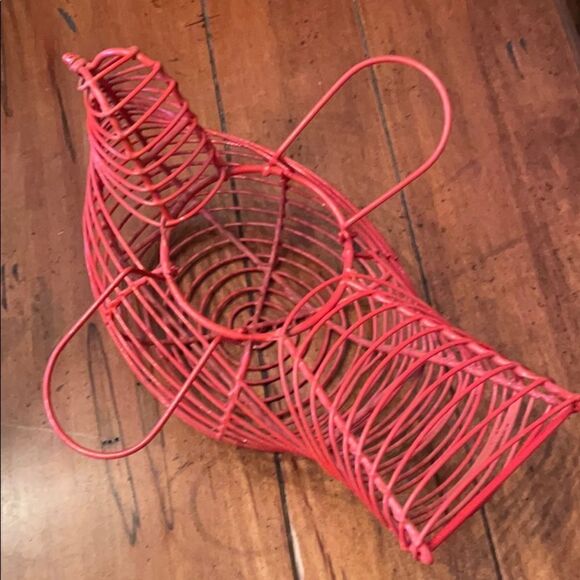 Red Coated Wire Chicken / Hen Basket - Picture 6 of 6